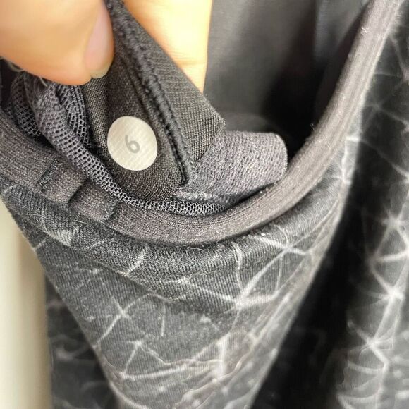 Lululemon Tank Lot Power Y &‎ Crew Built In Bra Top 4 6 Gray Black Workout Gym - Picture 11 of 11
